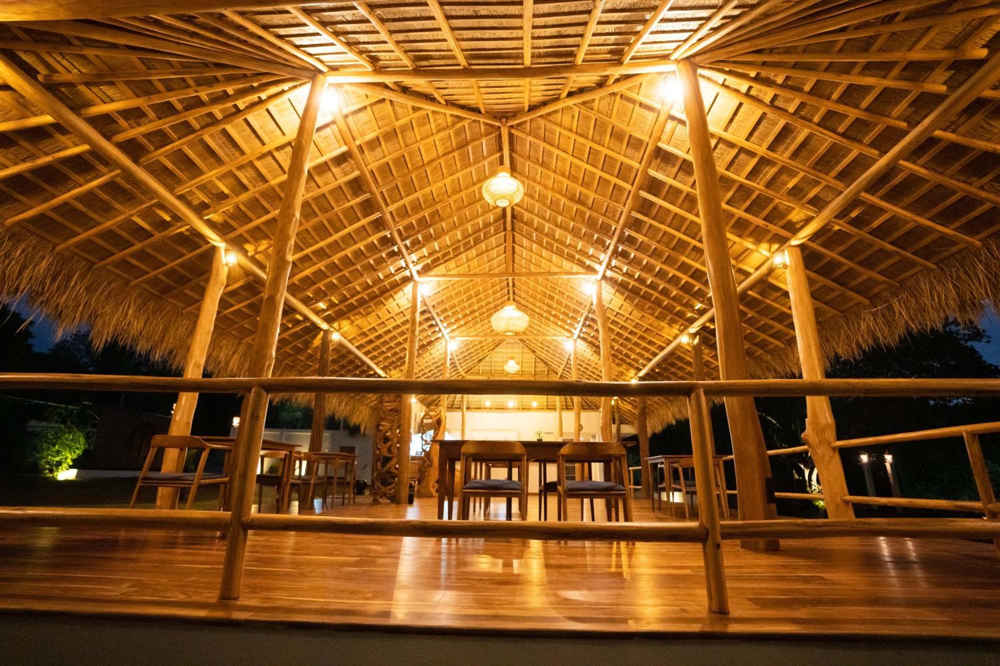 Hotel Omkara Rekawa Tangalle Esterno foto