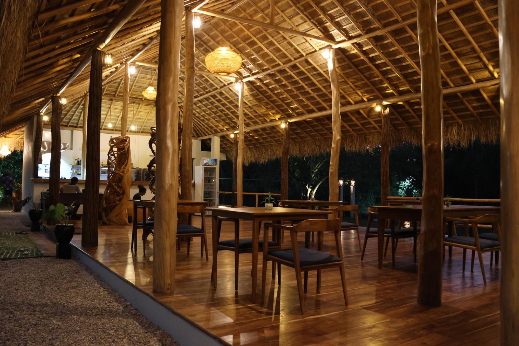 Hotel Omkara Rekawa Tangalle Esterno foto