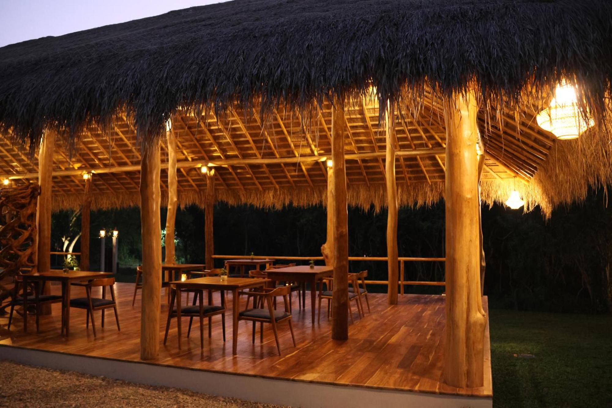 Hotel Omkara Rekawa Tangalle Esterno foto