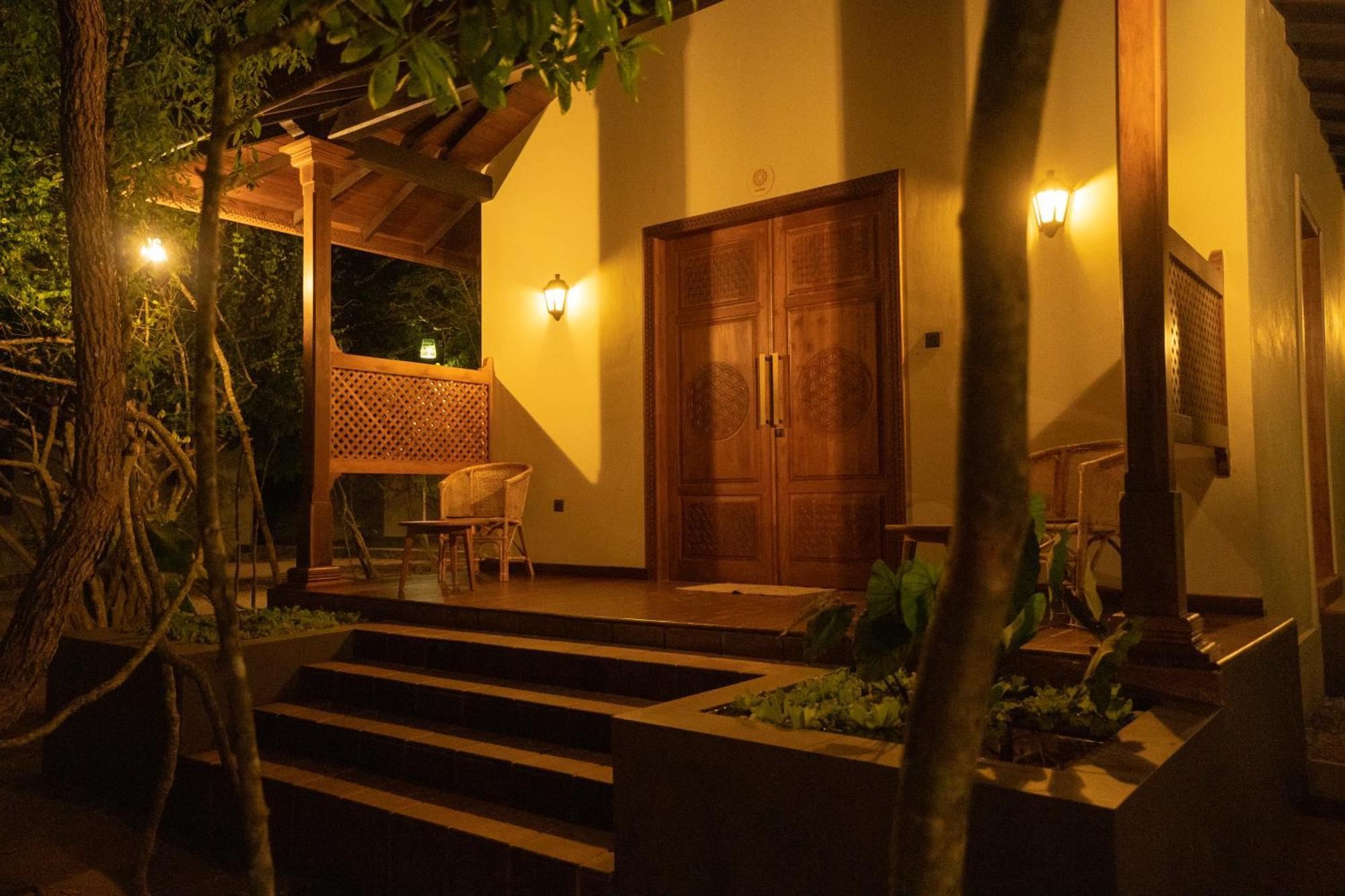 Hotel Omkara Rekawa Tangalle Esterno foto