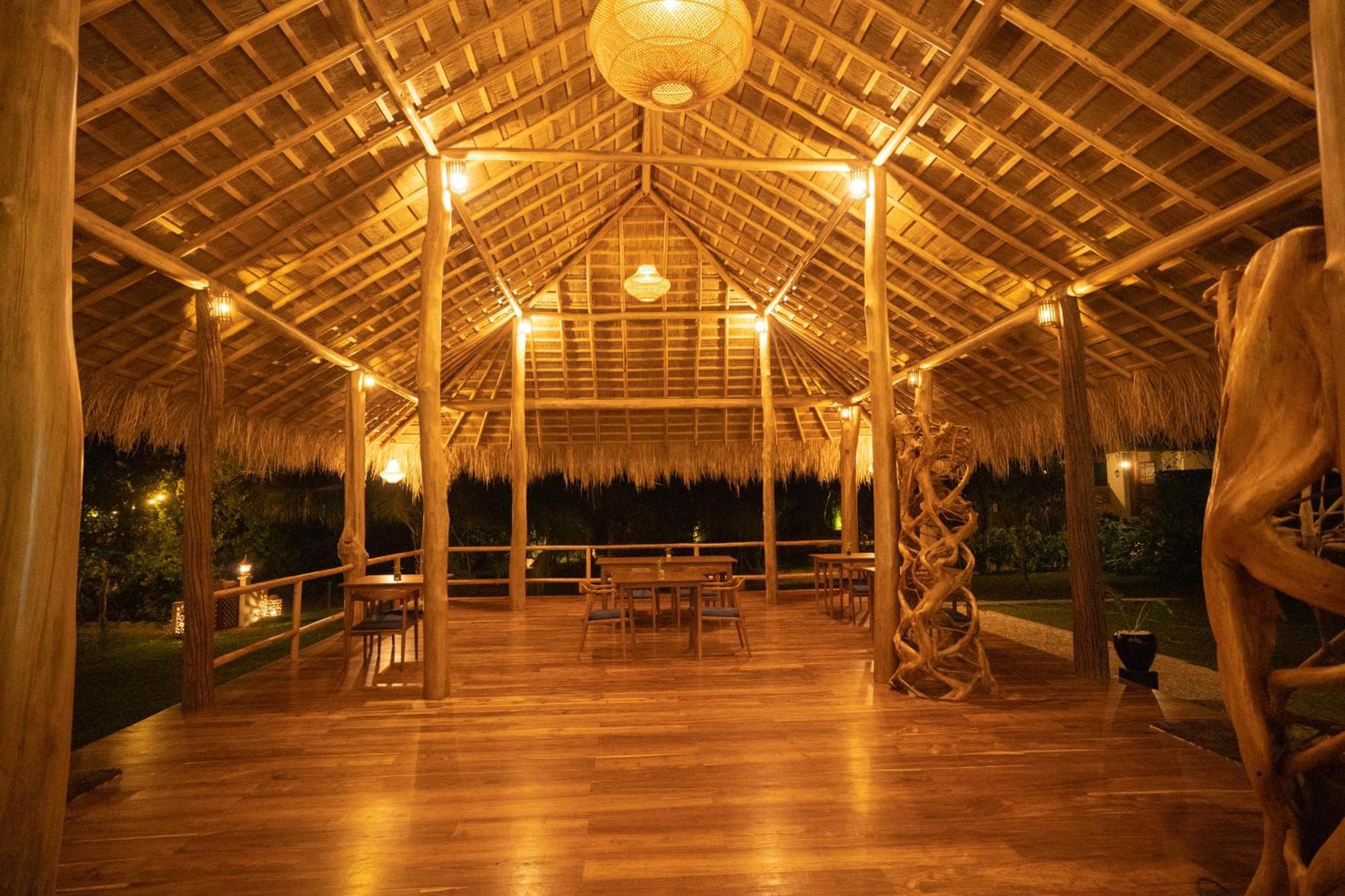 Hotel Omkara Rekawa Tangalle Esterno foto